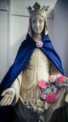 Statue de sainte Elisabeth à l'entrée